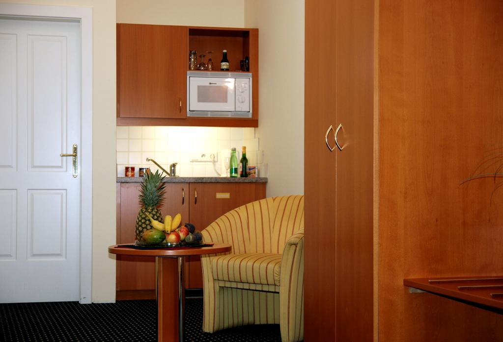 Hotel 900 M Zur Oper Viena