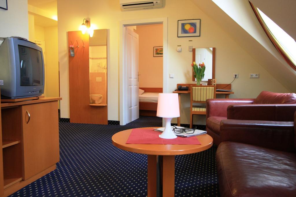 900 M Zur Oper Hotel Viena