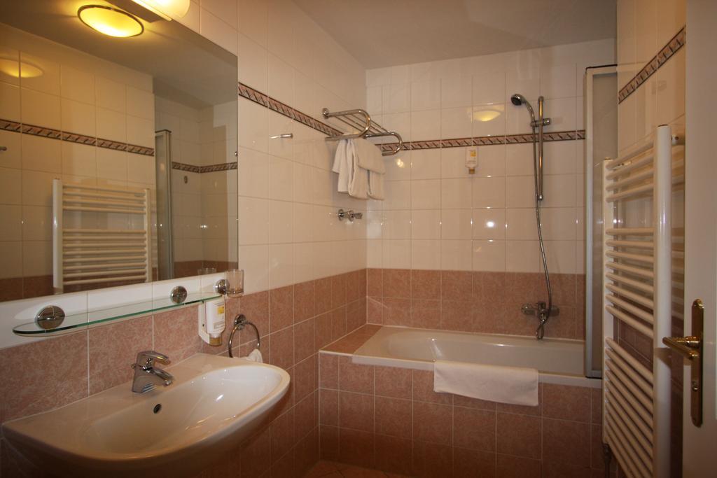 Hotel 900 M Zur Oper Viena
